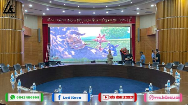 Màn hình LED P2 trong nhà lắp đặt thực tế tại hội trường